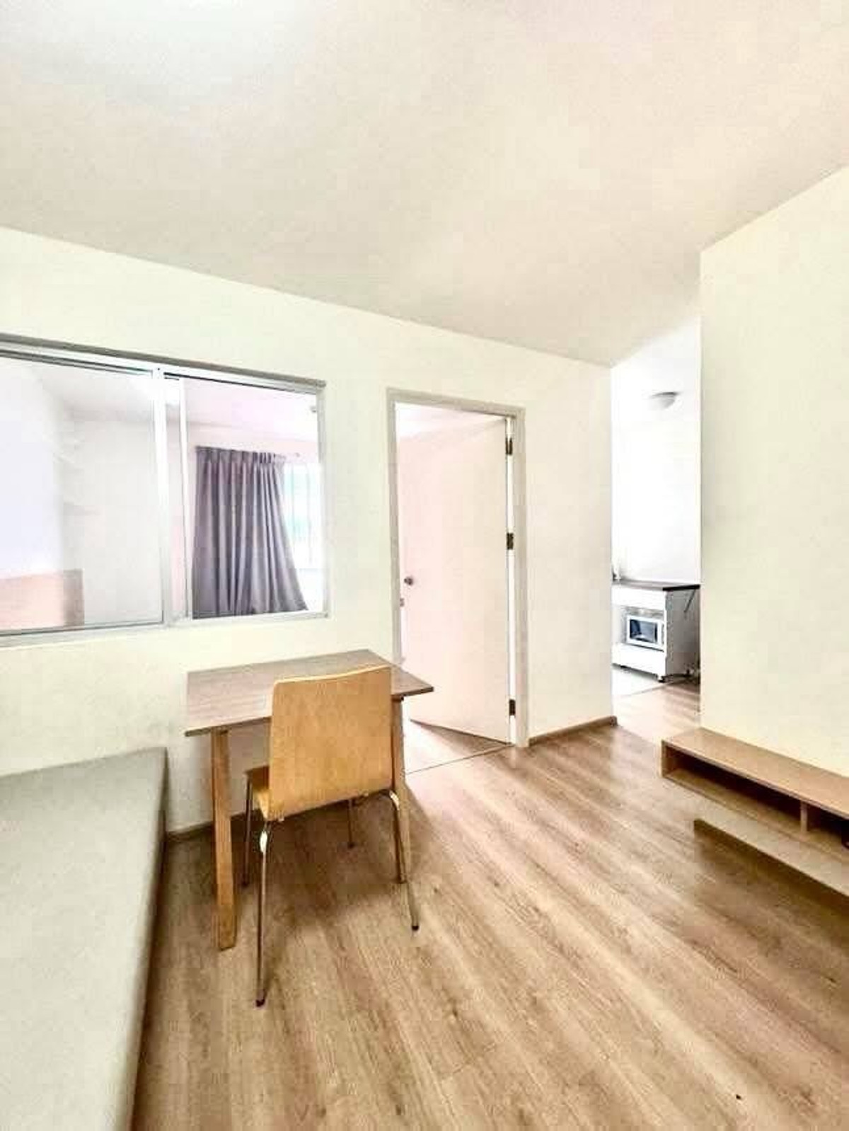 For RentCondoPathum Thani,Rangsit, Thammasat : For rent U Campus Rangsit-Muang Ake 🔸 near Rangsit University, there is a shuttle ✅ Negotiable price, kind owner.