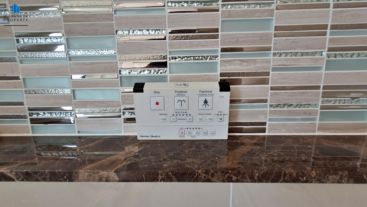 ขายบ้านบางนา แบริ่ง ลาซาล : **Hot Deal** ขายบ้านเดี่ยว บุราสิริ บางนา ก.ม. 26 แปลงริมน้ำ แบบบ้านใหญ่สุด 5 ห้องนอน 5 ห้องน้ำ 3 ที่จอดรถ 337 ตรม. บนที่ดิน 96.7 ตรว.