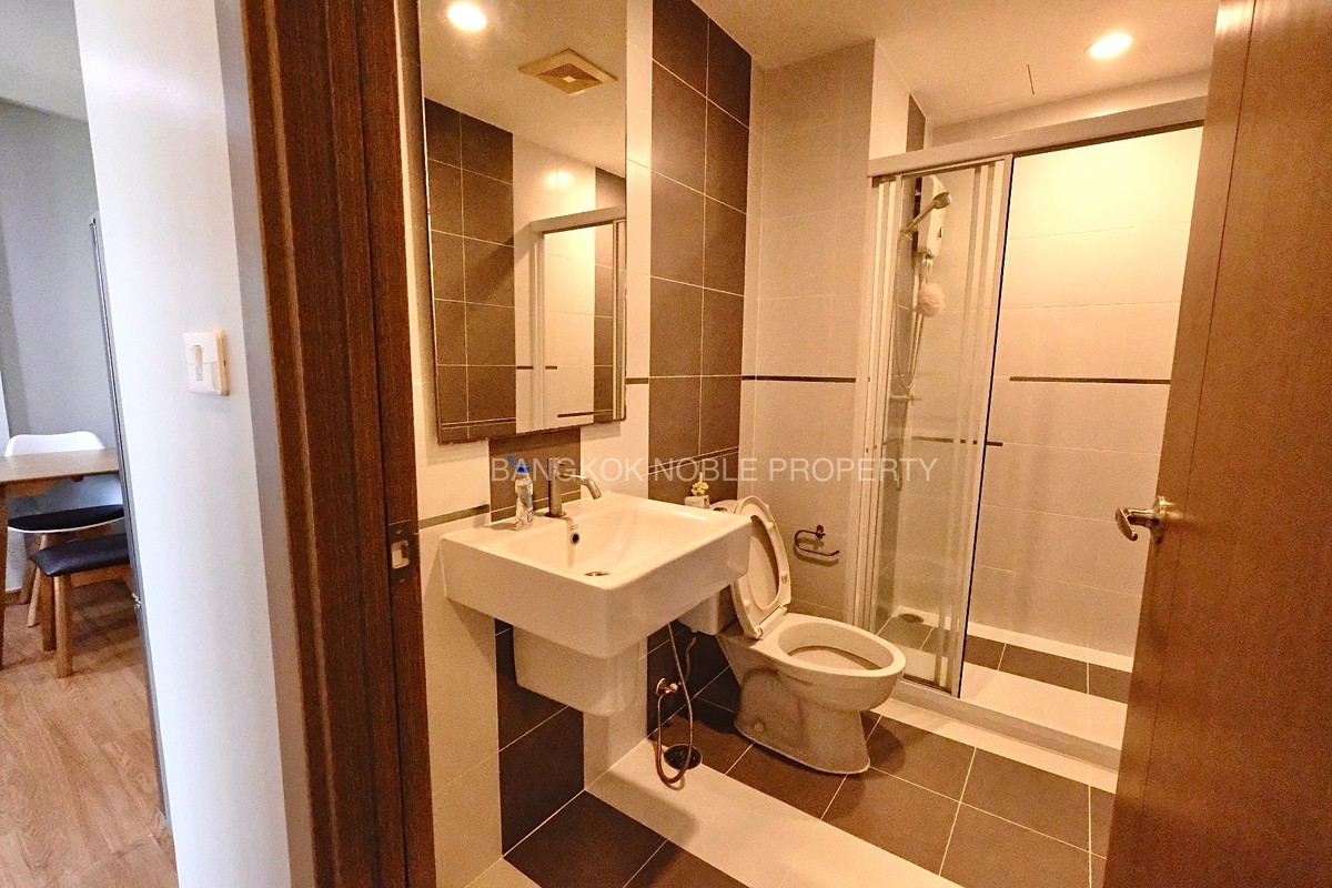 CondoOnnut, Udomsuk : For sale/rent The Base Sukhumvit 77 Condo (Condo The Base Sukhumvit 77) 2 bedrooms (Corner Unit) 14th floor, Building B, size 57.32 sq m.