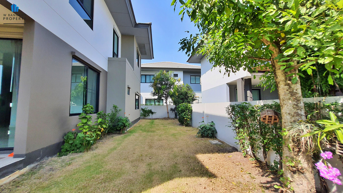 ขายบ้านบางนา แบริ่ง ลาซาล : **Hot Deal** ขายบ้านเดี่ยว บุราสิริ บางนา ก.ม. 26 แปลงริมน้ำ แบบบ้านใหญ่สุด 5 ห้องนอน 5 ห้องน้ำ 3 ที่จอดรถ 337 ตรม. บนที่ดิน 96.7 ตรว.