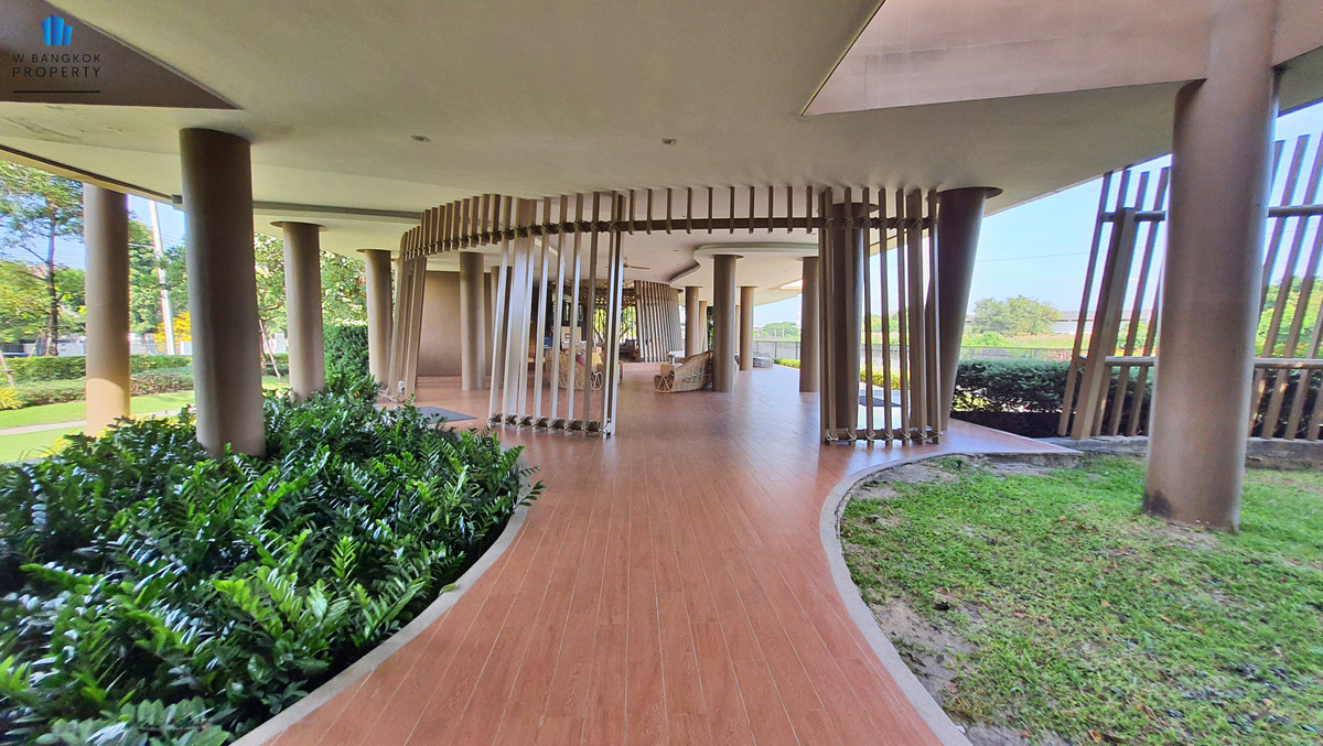 ขายบ้านบางนา แบริ่ง ลาซาล : **Hot Deal** ขายบ้านเดี่ยว บุราสิริ บางนา ก.ม. 26 แปลงริมน้ำ แบบบ้านใหญ่สุด 5 ห้องนอน 5 ห้องน้ำ 3 ที่จอดรถ 337 ตรม. บนที่ดิน 96.7 ตรว.