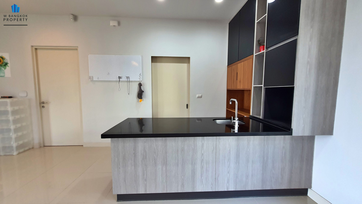 ขายบ้านบางนา แบริ่ง ลาซาล : **Hot Deal** ขายบ้านเดี่ยว บุราสิริ บางนา ก.ม. 26 แปลงริมน้ำ แบบบ้านใหญ่สุด 5 ห้องนอน 5 ห้องน้ำ 3 ที่จอดรถ 337 ตรม. บนที่ดิน 96.7 ตรว.