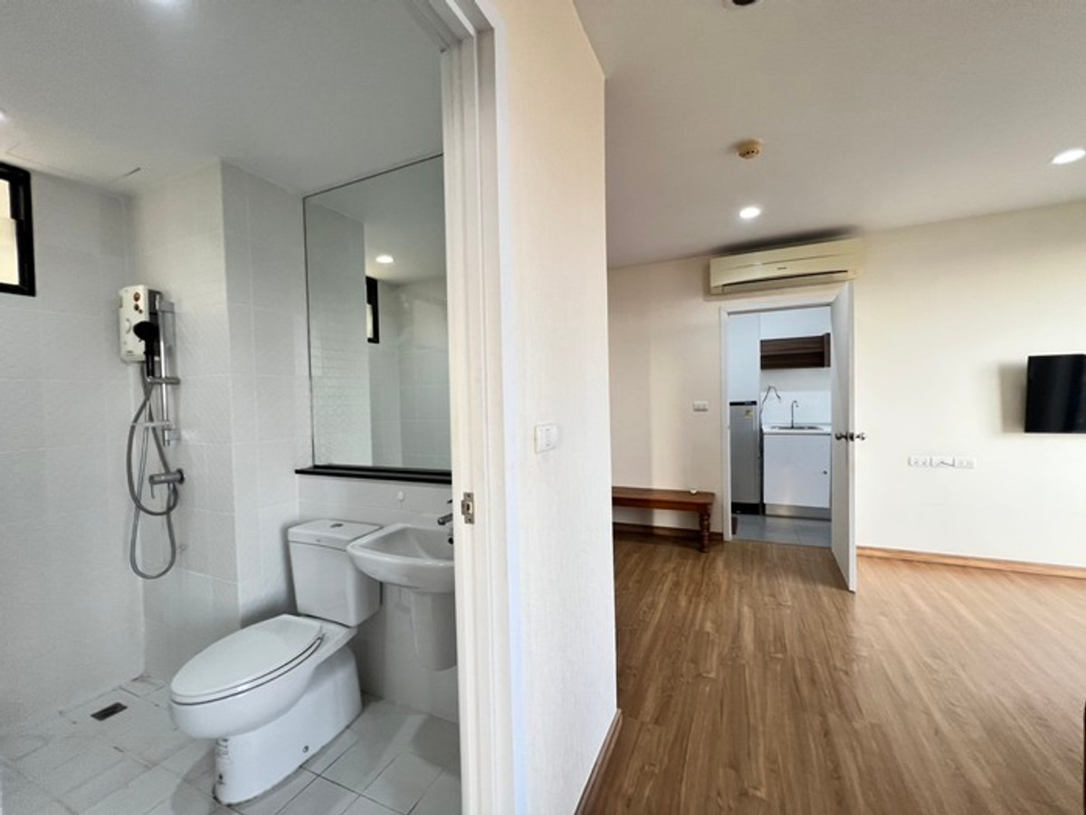 ให้เช่าคอนโดบางซื่อ วงศ์สว่าง เตาปูน : 💖ปล่อยเช่า Condo The Tree Interchange ติดห้างเกตเวย์บางซื่อ /2 ห้องนอน ราคาเพียง 17,000 บาท/สอบถามได้นะคะ 🟢 Line : atfirm2010💖