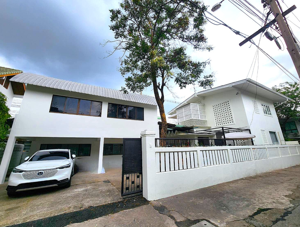 ให้เช่าบ้านลาดพร้าว เซ็นทรัลลาดพร้าว : HK0628♛ให้เช่า บ้านเดี่ยว 5 ห้องนอน⚝รัชดา-ลาดพร้าว♜MRTลาดพร้าว∞099-5919653,065-9423251▚Line@sureresidence