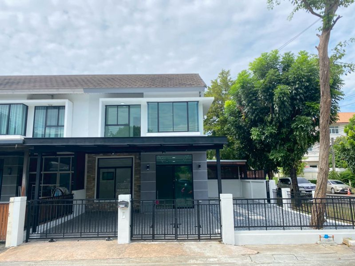 ขายร้านค้า/ตลาดนัดนวมินทร์ รามอินทรา : 🏡  ขายทาวน์เฮ้าส์ 2 ชั้น  หมู่บ้านเดอะวิลล่า วงแหวน-รามอินทรา   ถนนคู้บอน 27 แยก 10 🏡