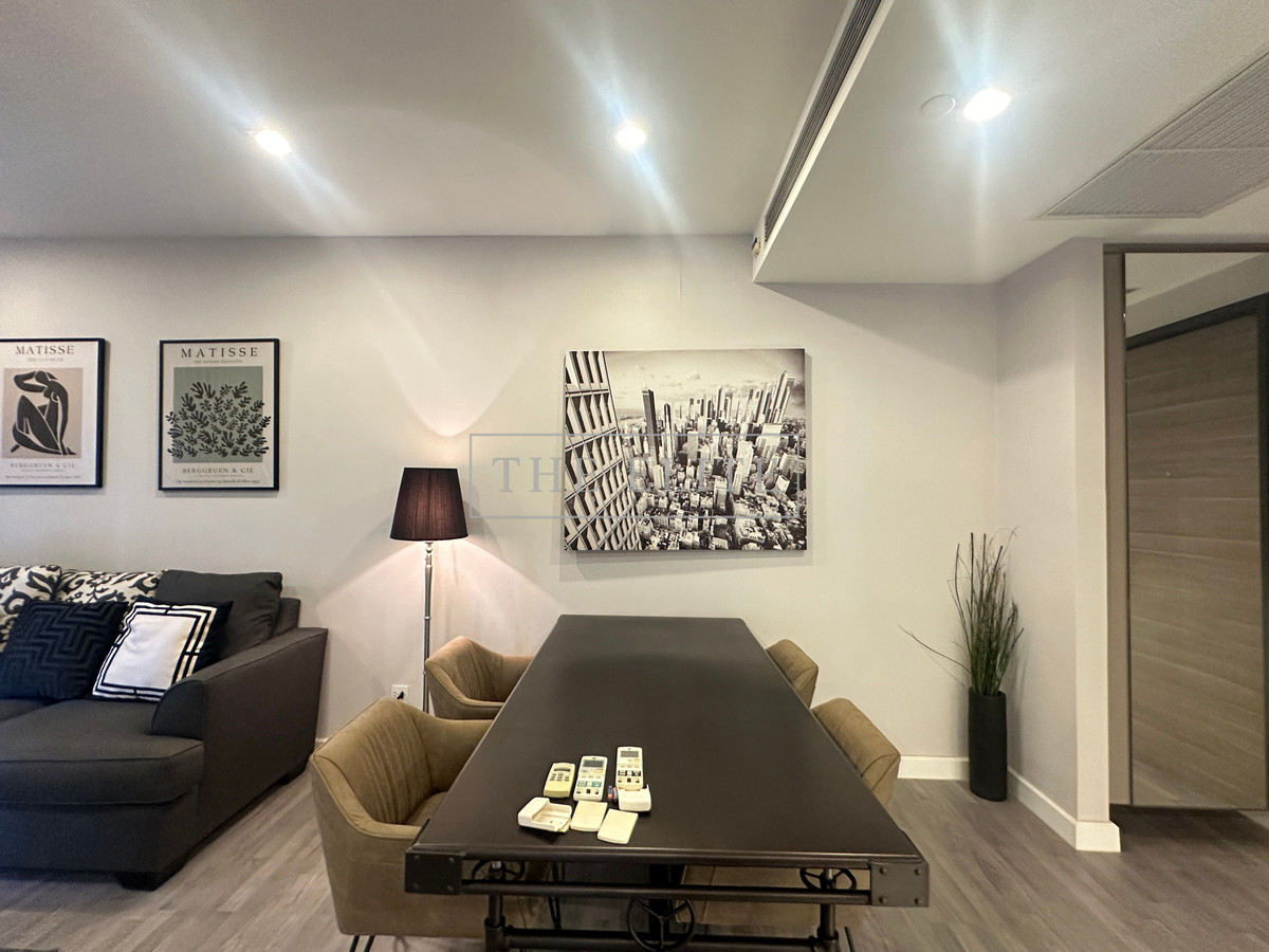 ให้เช่าคอนโดสาทร นราธิวาส : ✨ โอเอซิสใจกลางเมือง The Room สาทร-ถนนปั้น คอนโดหรู บรรยากาศเงียบสงบ เป็นส่วนตัว 🌿