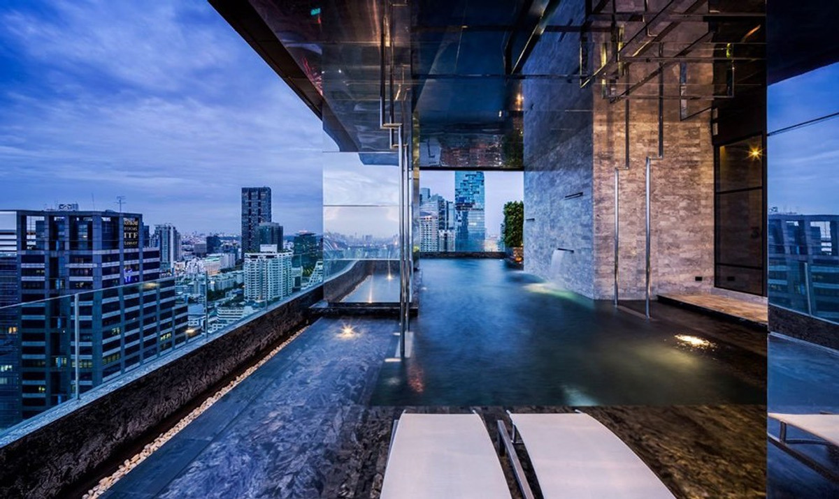 For RentCondoSilom, Saladaeng, Bangrak : ✨ M Silom, live life in the heart of Silom CBD, great location, close to shopping, convenient travel 👌