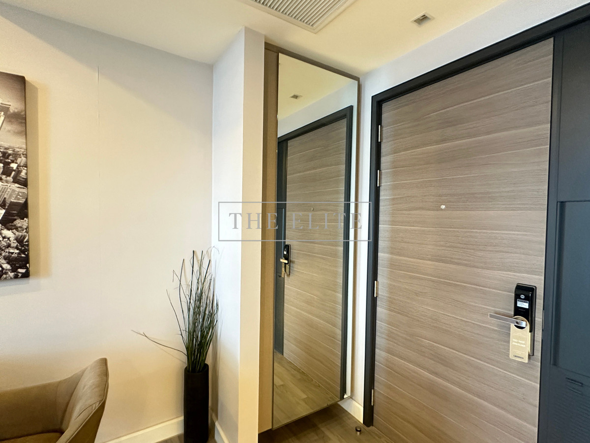 ให้เช่าคอนโดสาทร นราธิวาส : ✨ โอเอซิสใจกลางเมือง The Room สาทร-ถนนปั้น คอนโดหรู บรรยากาศเงียบสงบ เป็นส่วนตัว 🌿