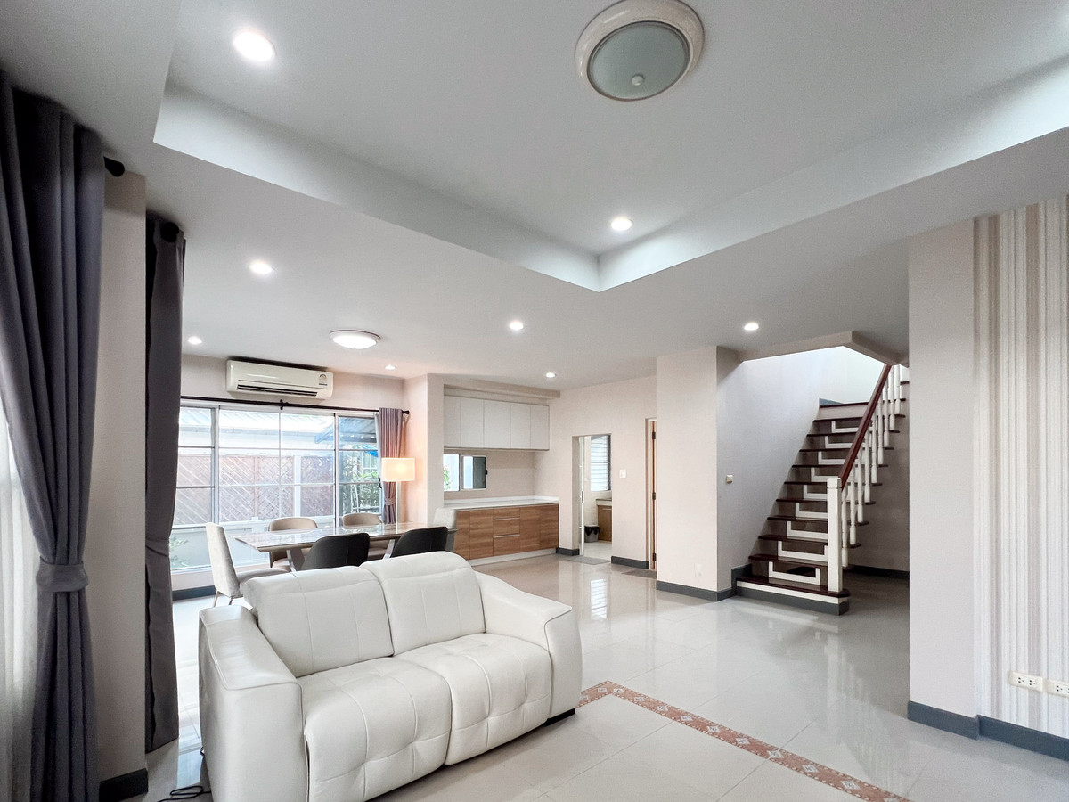 ให้เช่าบ้านเสรีไทย-นิด้า : บ้านเดี่ยวให้เช่า มัณฑนา อ่อนนุช-วงแหวน 1 ใกล้เมกาบางนา สุวรรณภูมิ