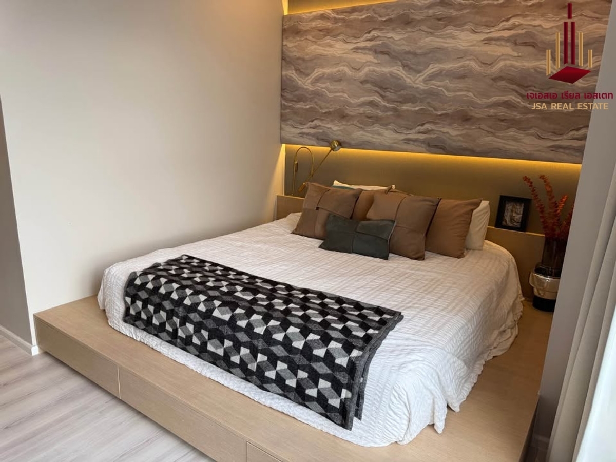 For SaleCondoRatchathewi,Phayathai : ✨ For Sale: The Room Phayathai Condo ✨ 💰 Only 13,600,000 THB