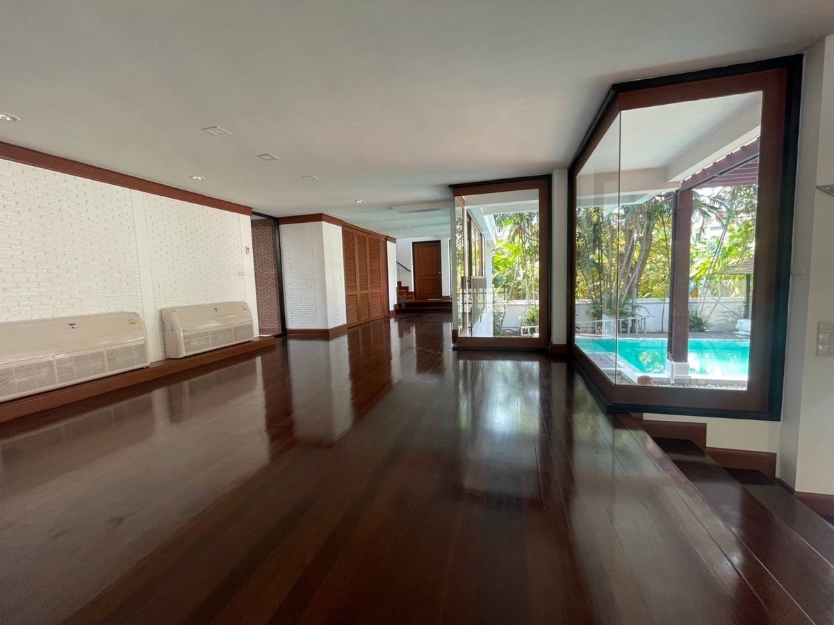 ให้เช่าบ้านสุขุมวิท อโศก ทองหล่อ : 📢👇บ้านเดี่ยวใจกลางกรุงเทพฯ พร้อมสระว่ายน้ำส่วนตัว และมีเรือนพักรับรองแยกต่างหาก