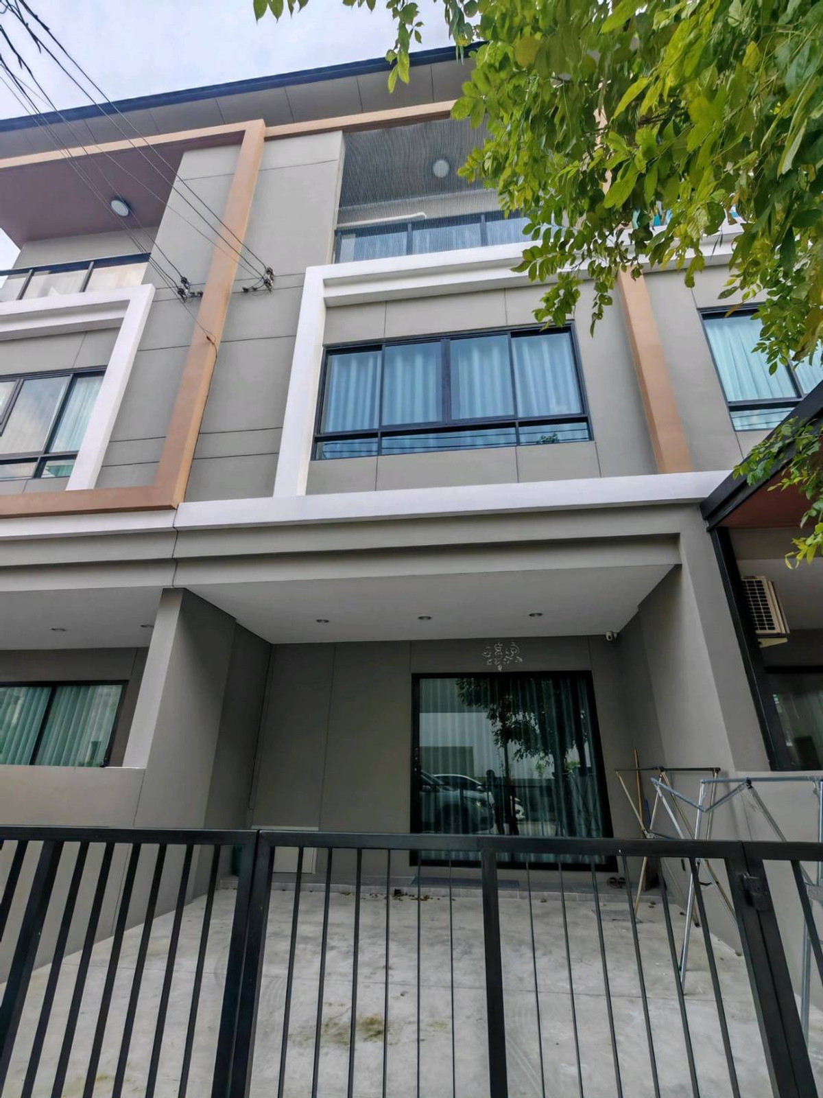For RentTownhomeNawamin, Ramindra : ER25293🟢 For rent / For Rentn Premium Place Phaholyothin – Ramintra | 4 bedrooms, 3 bathrooms | 220 sq m. | 3-story townhome | 💰 35,000 baht/month