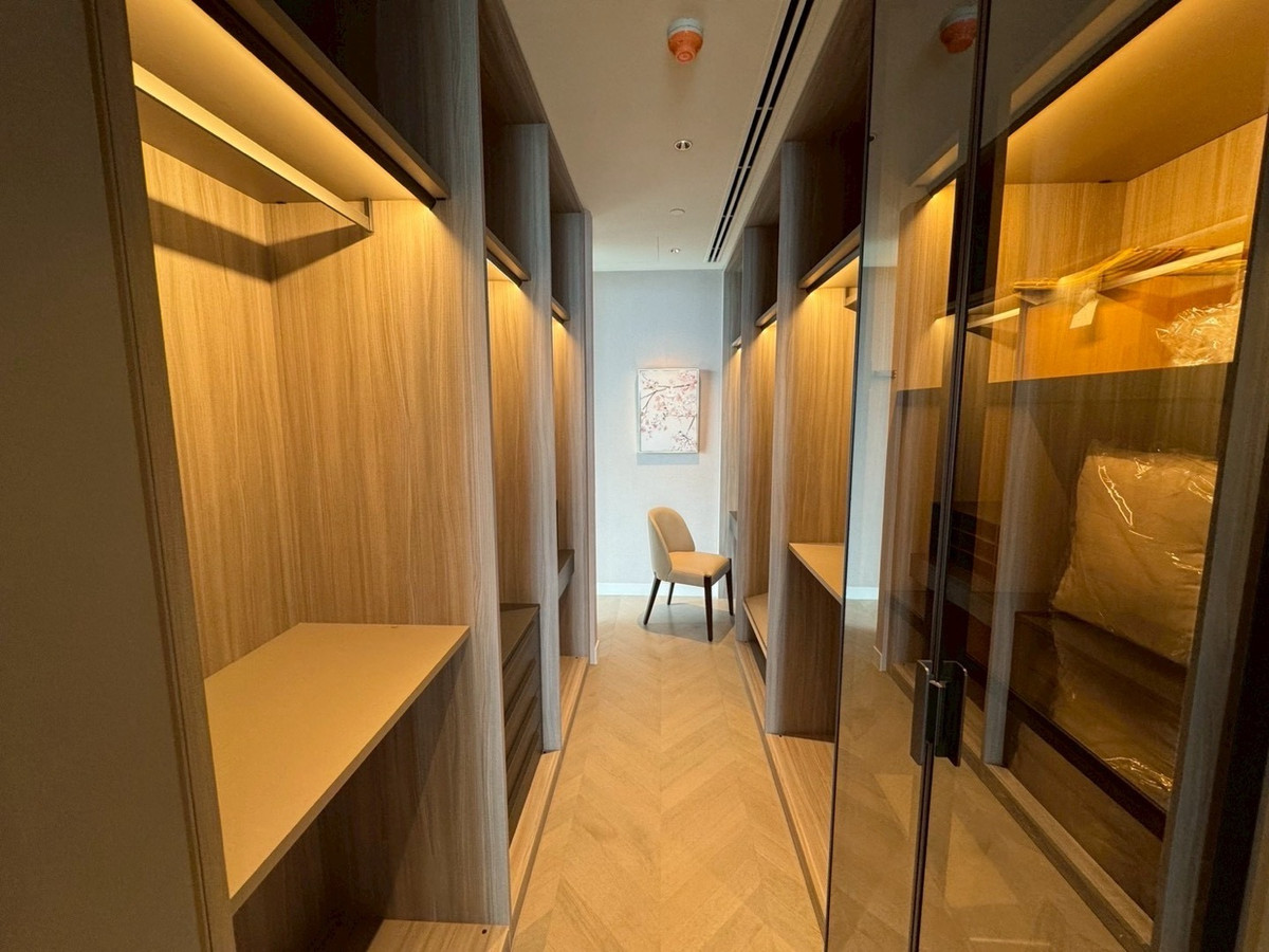 For SaleCondoWitthayu, Chidlom, Langsuan, Ploenchit : ONE 89 Wireless For Sale Iconic 3Bed3Bath 226sqm 169.5 MB 🔥