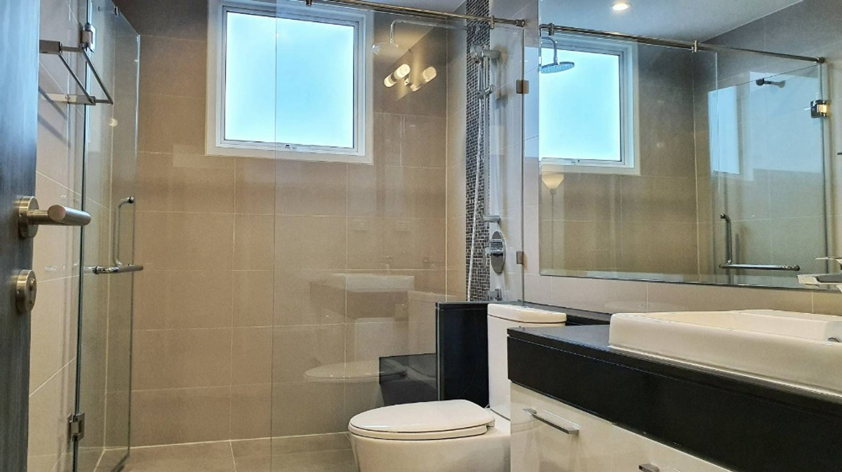 For RentCondoRatchathewi,Phayathai : Supalai Elite Payathai【𝐑𝐄𝐍𝐓】🔥Warm and elegant room with specially selected real wood furniture, adding tranquil details in every corner🔥 Contact Line ID: @hacondo