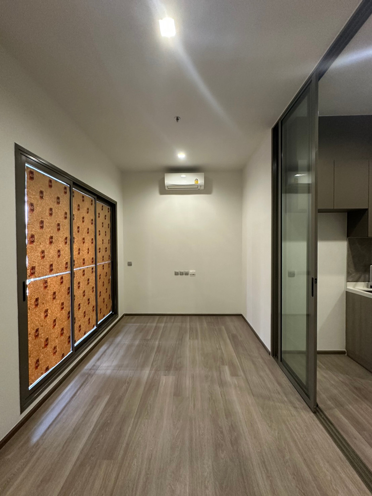 ขายคอนโดสาทร นราธิวาส : ห้องเปล่า ชั้นสูง วิวแม่น้ำ ติด รร. นานาชาติ Shrewsbury 1 นอน ใกล้ BTS สะพานตากสิน 081-245-7349