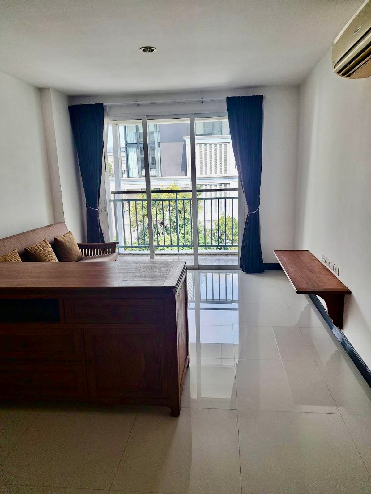 For RentCondoSukhumvit, Asoke, Thonglor : For Rent: Voque Sukhumvit 16 | 1-Bedroom 57 SQ.M. | Near BTS Asoke & MRT Sukhumvit | Fully Furnished | Ready to Move In