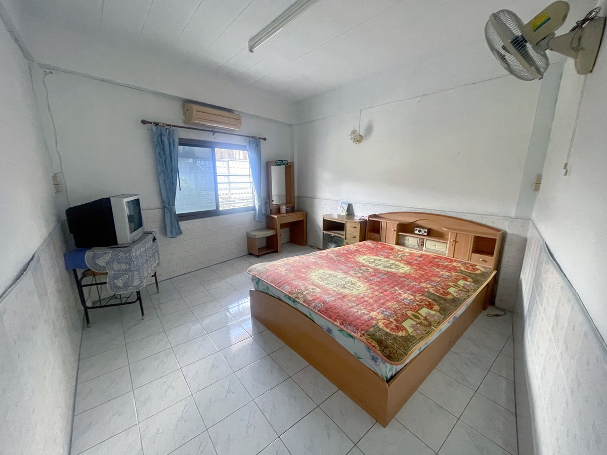 ขายอาคารพาณิชย์มหาสารคาม : ขายอาคารพานิชย์ 3 ชั้น 1 คูหา ใจกลางเมืองมหาสารคาม  ทำเลสวย ใกล้เทคนิคมหาสารคาม