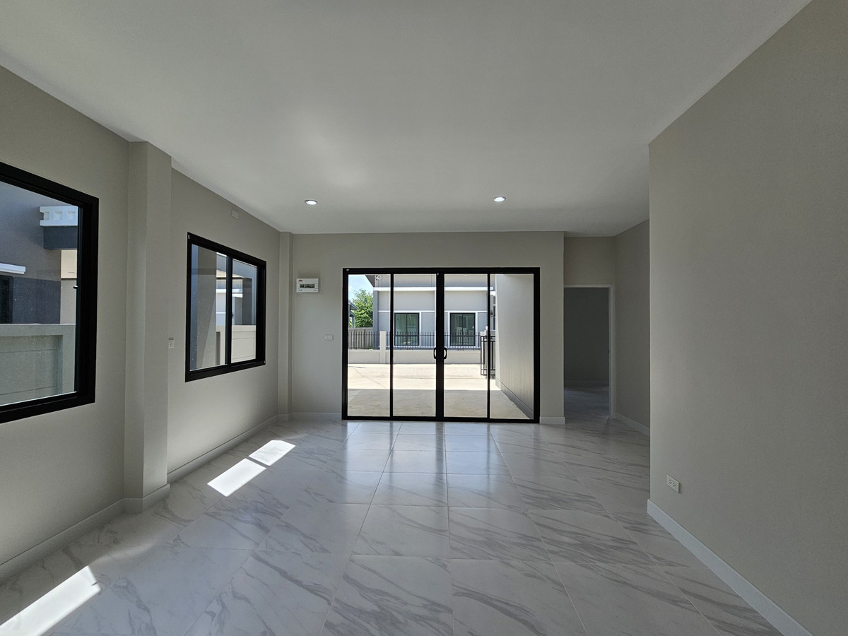 For SaleKhon Kaen : Twin house, 2 bedrooms, 2 bathrooms, 2 parking spaces, Ban Wa Subdistrict, only 15 minutes from Khon Kaen city.