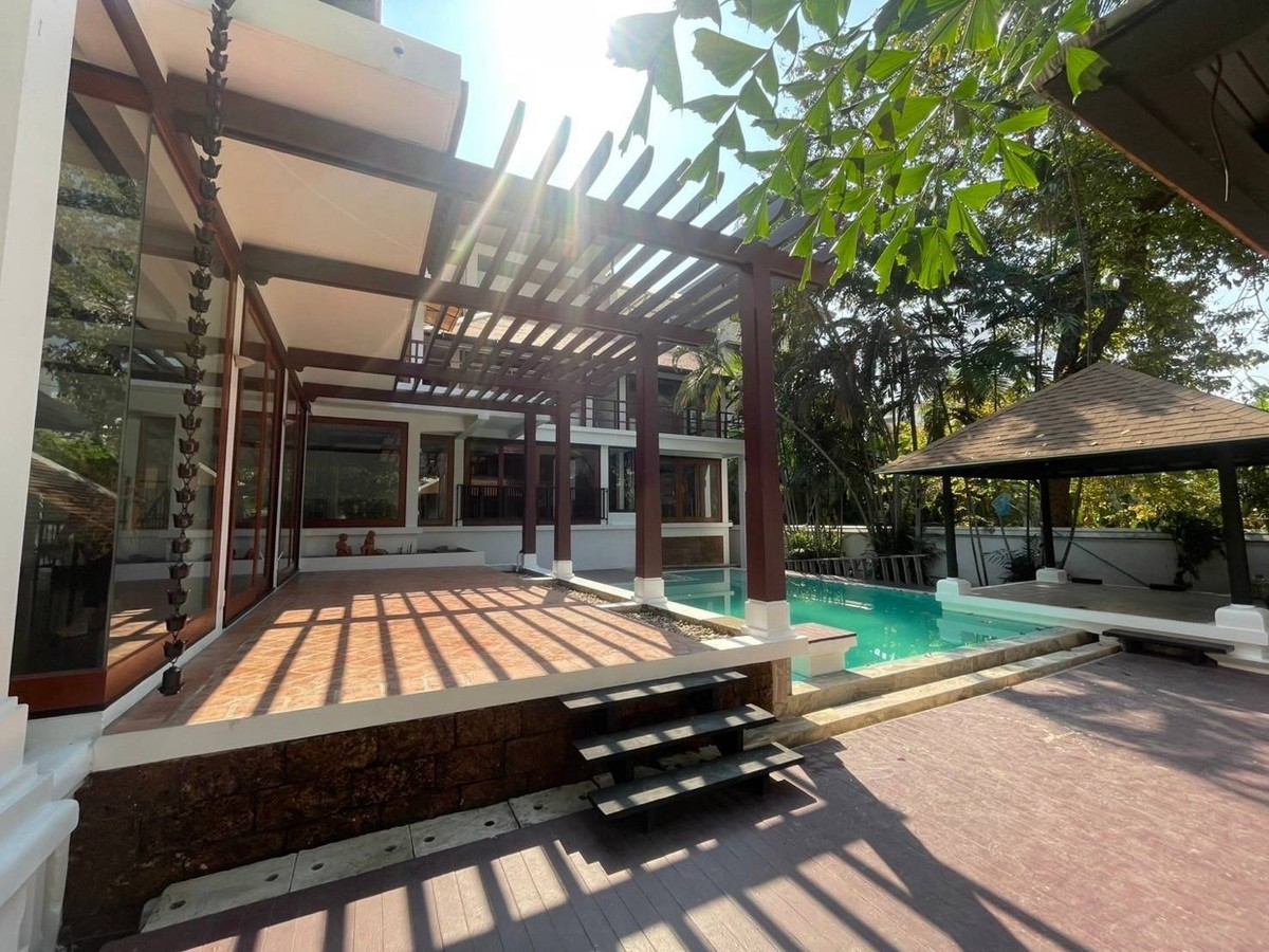 ให้เช่าบ้านสุขุมวิท อโศก ทองหล่อ : 📢👇บ้านเดี่ยวใจกลางกรุงเทพฯ พร้อมสระว่ายน้ำส่วนตัว และมีเรือนพักรับรองแยกต่างหาก