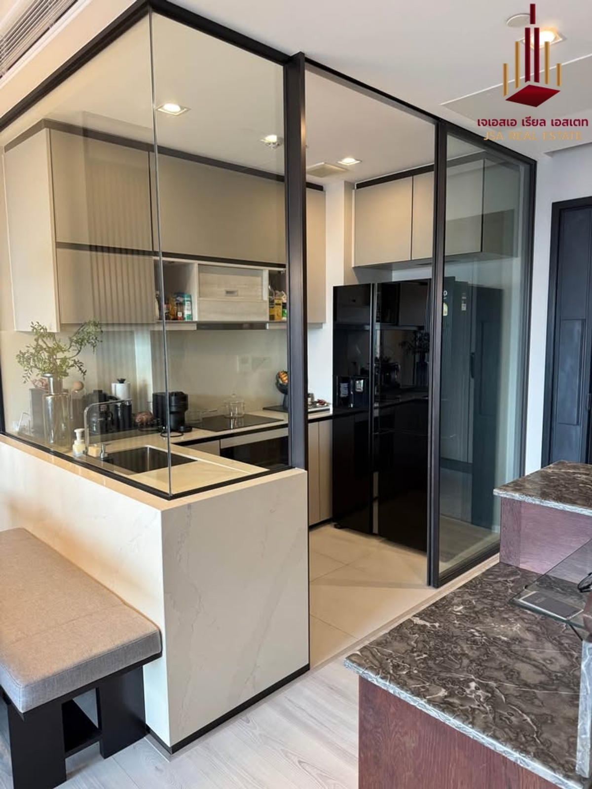 For SaleCondoRatchathewi,Phayathai : ✨ For Sale: The Room Phayathai Condo ✨ 💰 Only 13,600,000 THB