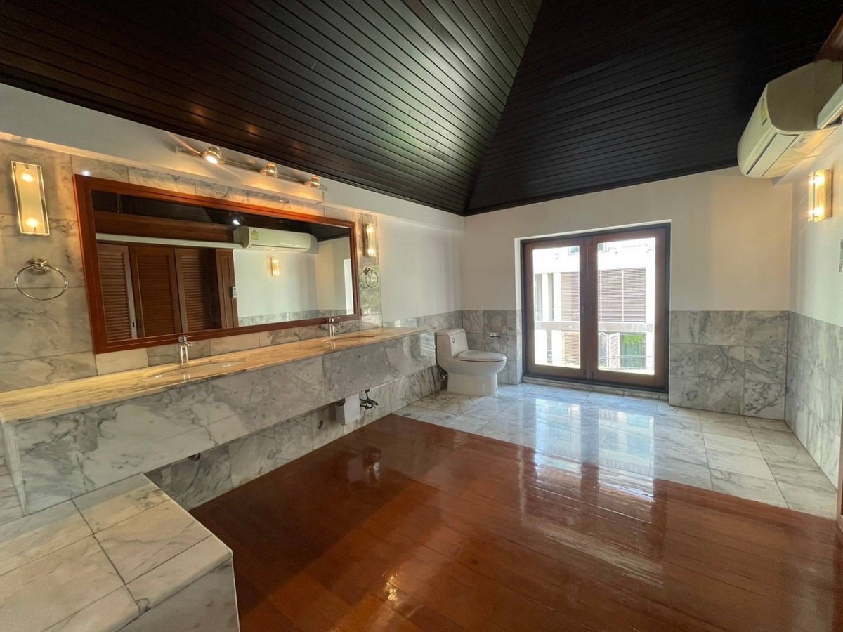 ให้เช่าบ้านสุขุมวิท อโศก ทองหล่อ : 📢👇บ้านเดี่ยวใจกลางกรุงเทพฯ พร้อมสระว่ายน้ำส่วนตัว และมีเรือนพักรับรองแยกต่างหาก