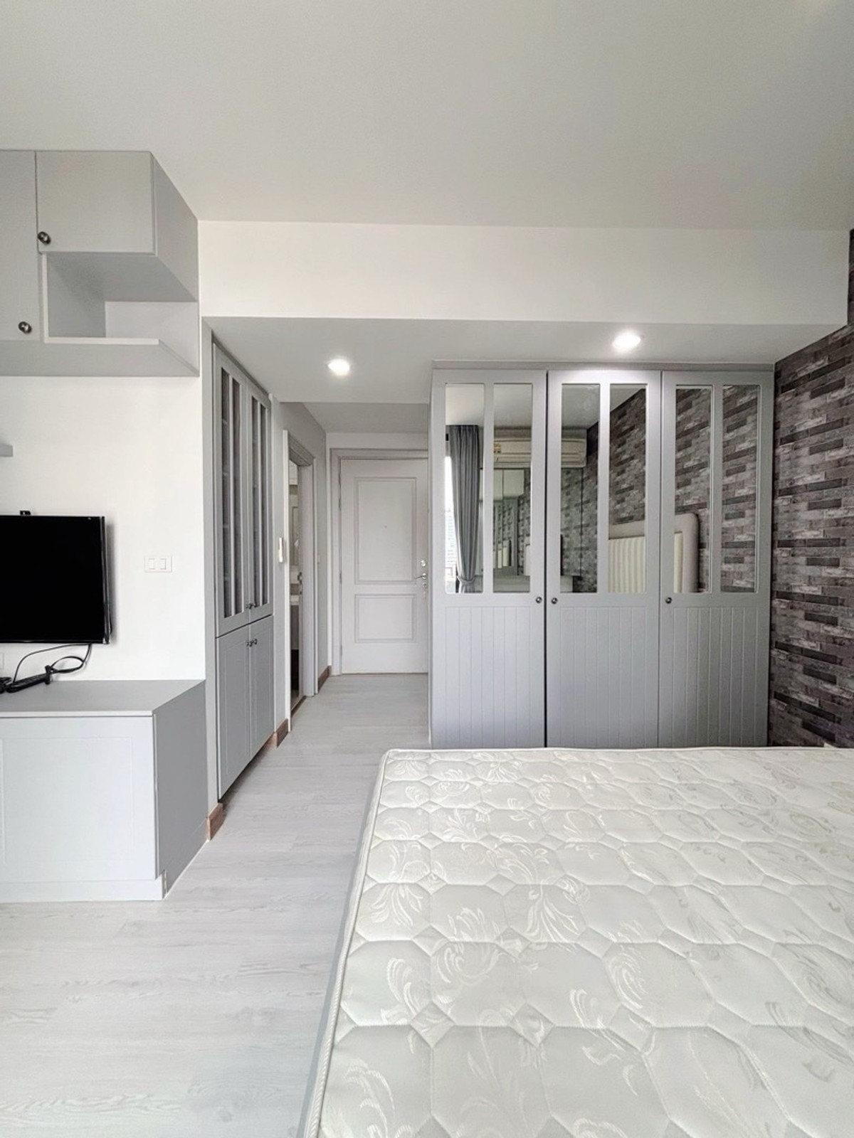 For SaleCondoSapankwai,Jatujak : The Editor ✨  Condo, good location, next to BTS Saphan Khwai 🚆  Studio room 28 sq m., fully furnished, ready to move in 095-6568924 kook