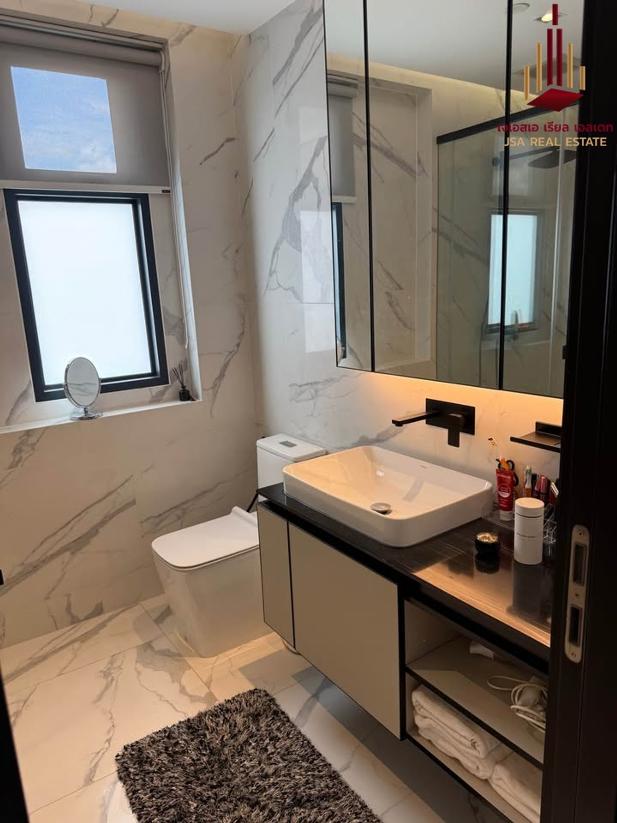 For SaleCondoRatchathewi,Phayathai : ✨ For Sale: The Room Phayathai Condo ✨ 💰 Only 13,600,000 THB