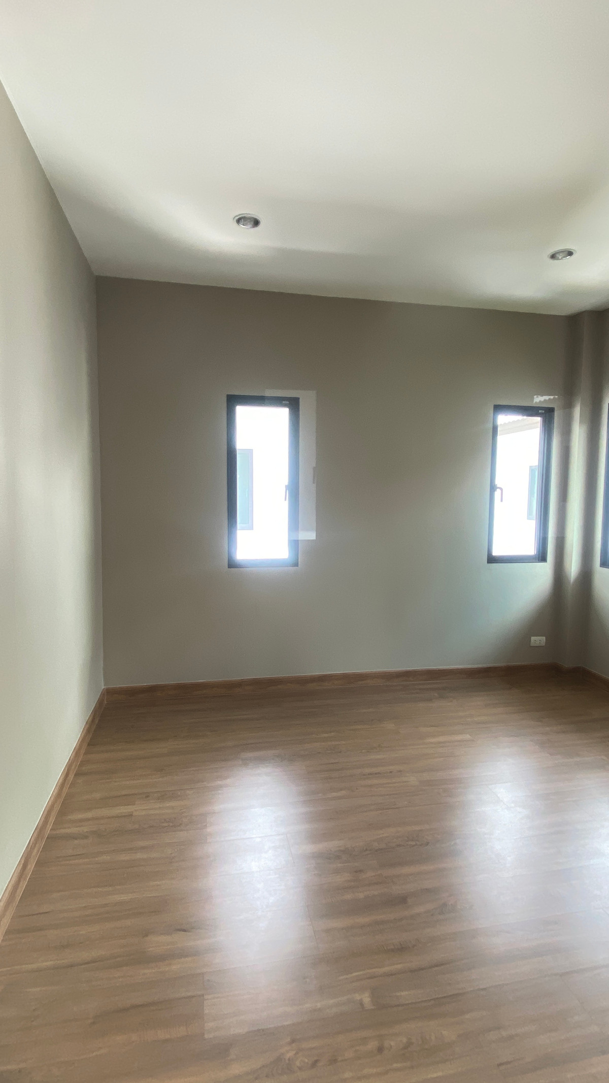 ขายบ้านเสรีไทย-นิด้า : บ้านเดี่ยวหน้าสวน 4นอน/4น้ำ ไม่เคยเข้าอยู่  ถ. สุขาภิบาล2 ขายเพียง9.8ล้านบาท 🔥🔥