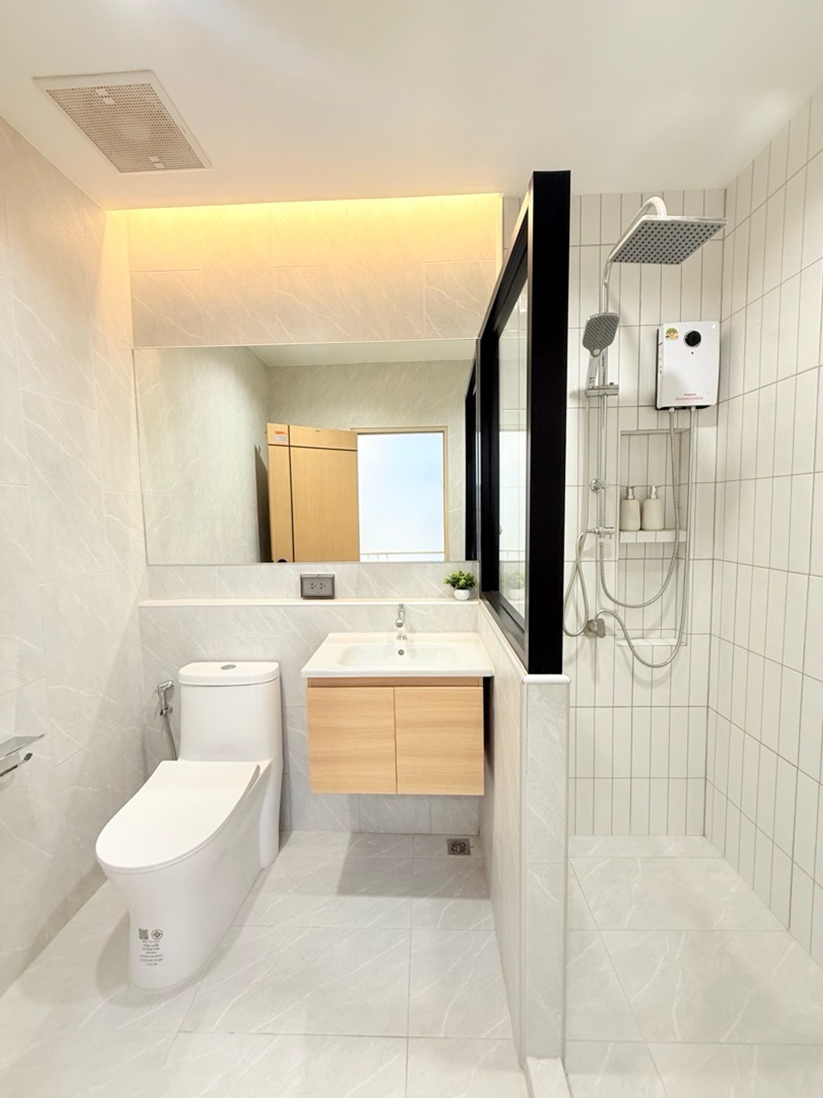 For SaleTownhomeLadprao101, Happy Land, The Mall Bang Kapi : 🏡Beautiful renovated townhouse, Lat Phrao 101, near MRT, fully furnished, ready to move in, special price.