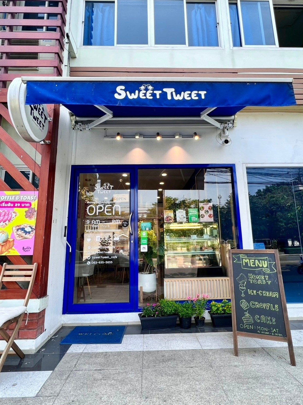 For LeaseholdRetail SpaceSathorn, Narathiwat : Cheap cafe for sale, 290,000 baht, income in the hundreds of thousands. Under the student dormitory Bangkok Technical University