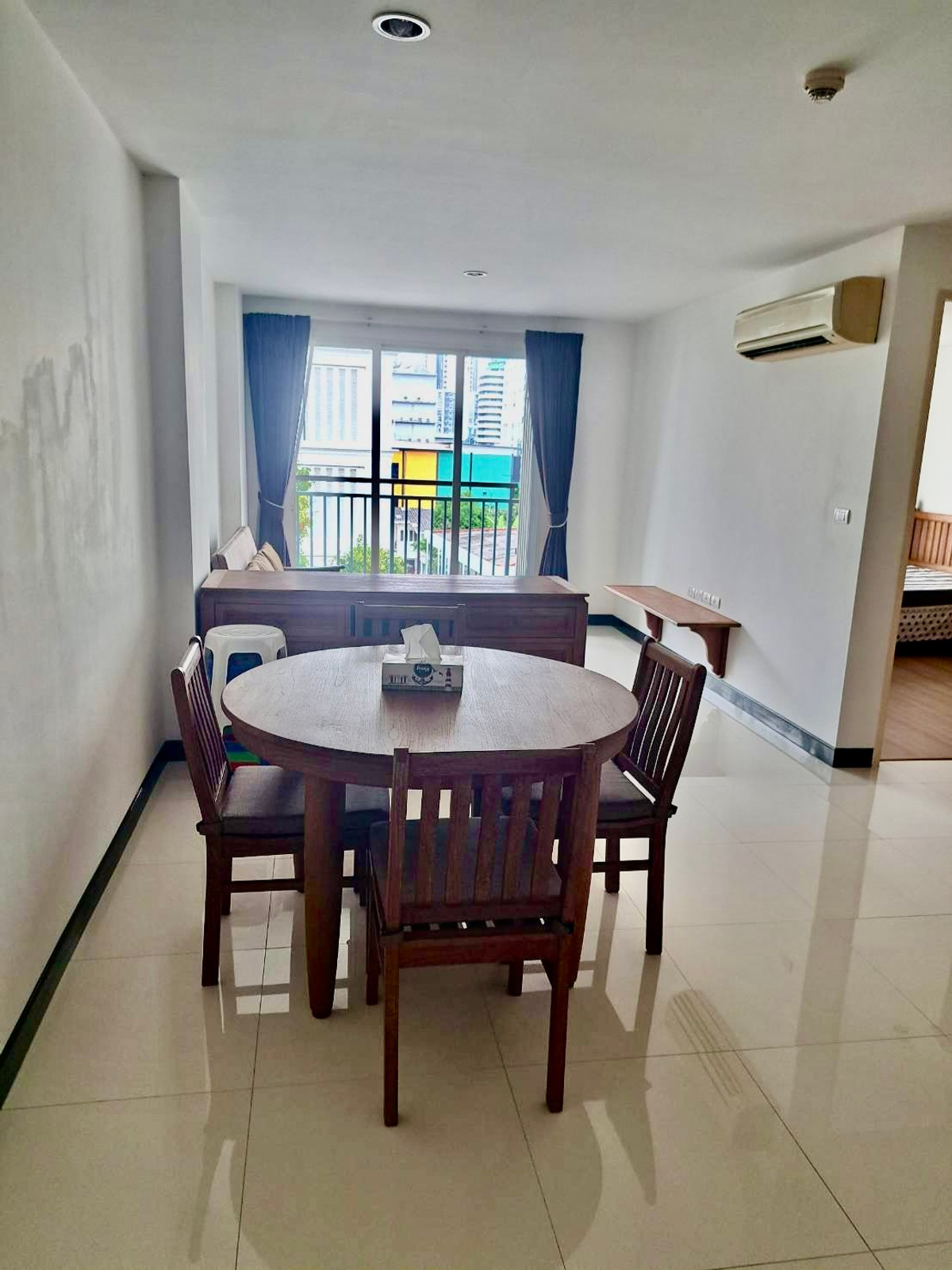 For RentCondoSukhumvit, Asoke, Thonglor : For Rent: Voque Sukhumvit 16 | 1-Bedroom 57 SQ.M. | Near BTS Asoke & MRT Sukhumvit | Fully Furnished | Ready to Move In