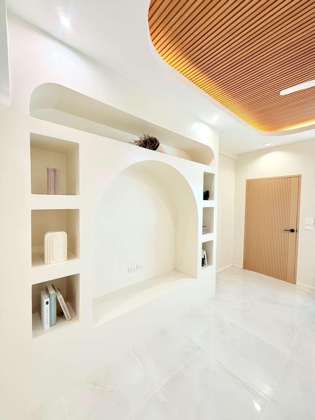 For SaleTownhomeLadprao101, Happy Land, The Mall Bang Kapi : 🏡Beautiful renovated townhouse, Lat Phrao 101, near MRT, fully furnished, ready to move in, special price.