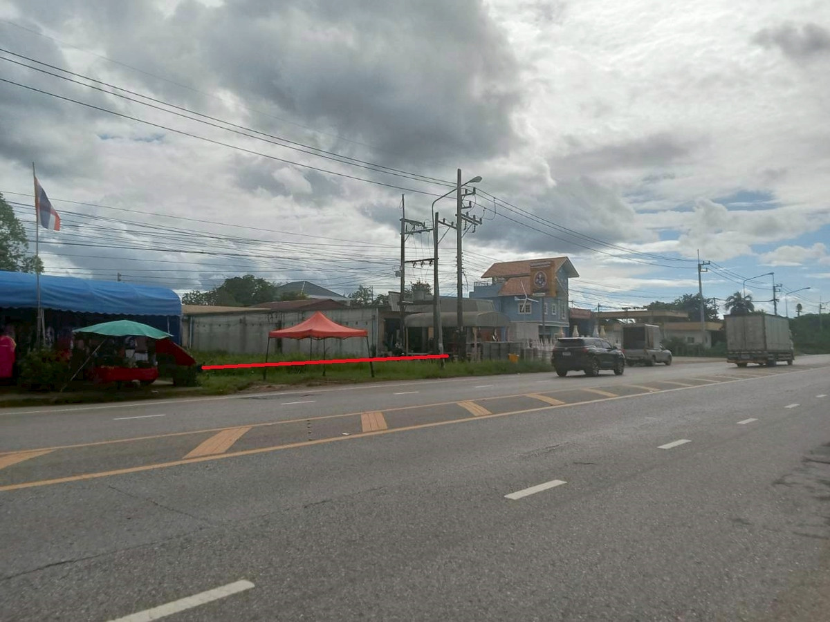 ขายที่ดินอุดรธานี : ขายที่ดินเปล่า 3 งาน 20 ตารางวา  อ.กุมภวาปี ติดถนน ทำเลสวย เหมาะลงทุนทำกิจการ   ใกล้ธนาคาร สำนังานขนส่ง