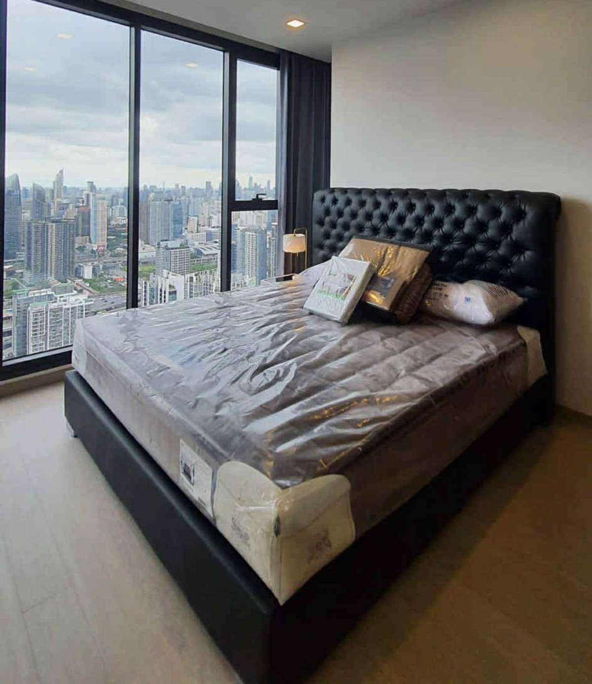 ให้เช่าคอนโดพระราม 9 เพชรบุรีตัดใหม่ RCA : คอนโด2 ห้องนอน ชั้นสูง วิวเมือง สวย ที่ One9Five อโศก–พระราม 9 เดิน 7 นาทีถึง MRT & Central พระราม 9