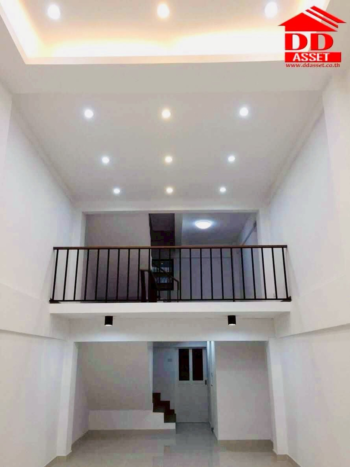 For RentShop HouseSukhumvit, Asoke, Thonglor : 4-story shophouse for rent, next to On Nut Road, Sukhumvit 71, near MRT Srinuch, code: T8226