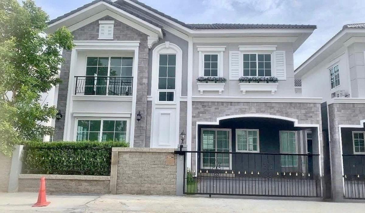 For RentHouseLadkrabang, Suwannaphum Airport : K-6618 Beautifully decorated house With built-in furniture, ready to move in, Golden Neo Bangna Suan Luang.