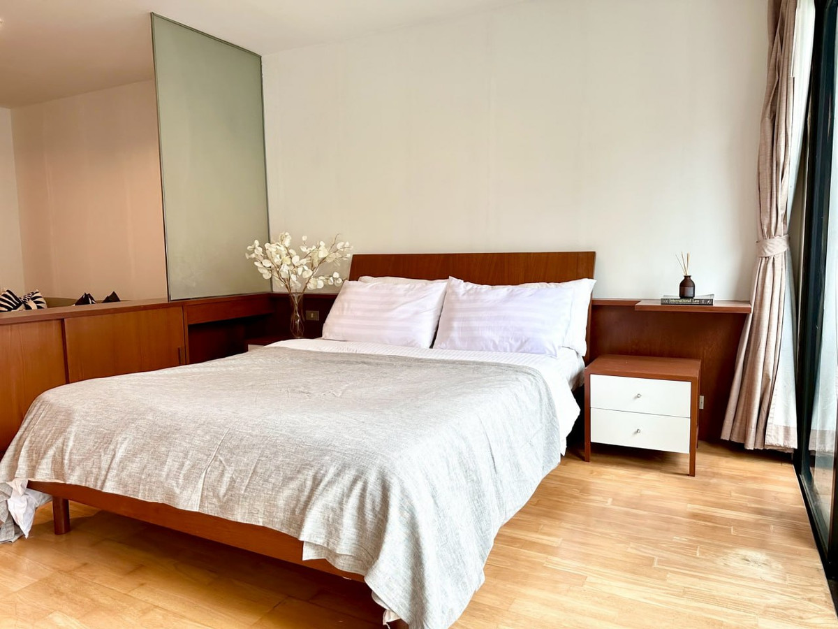 For RentCondoWitthayu, Chidlom, Langsuan, Ploenchit : The Grand Regent【𝐑𝐄𝐍𝐓】🔥Classic and elegant style with real wood furniture with a European feel, adding warmth to every relaxing corner🔥 Contact Line ID: @hacondo