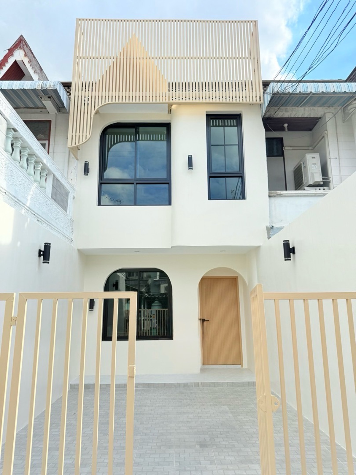 For SaleTownhomeLadprao101, Happy Land, The Mall Bang Kapi : 🏡Beautiful renovated townhouse, Lat Phrao 101, near MRT, fully furnished, ready to move in, special price.