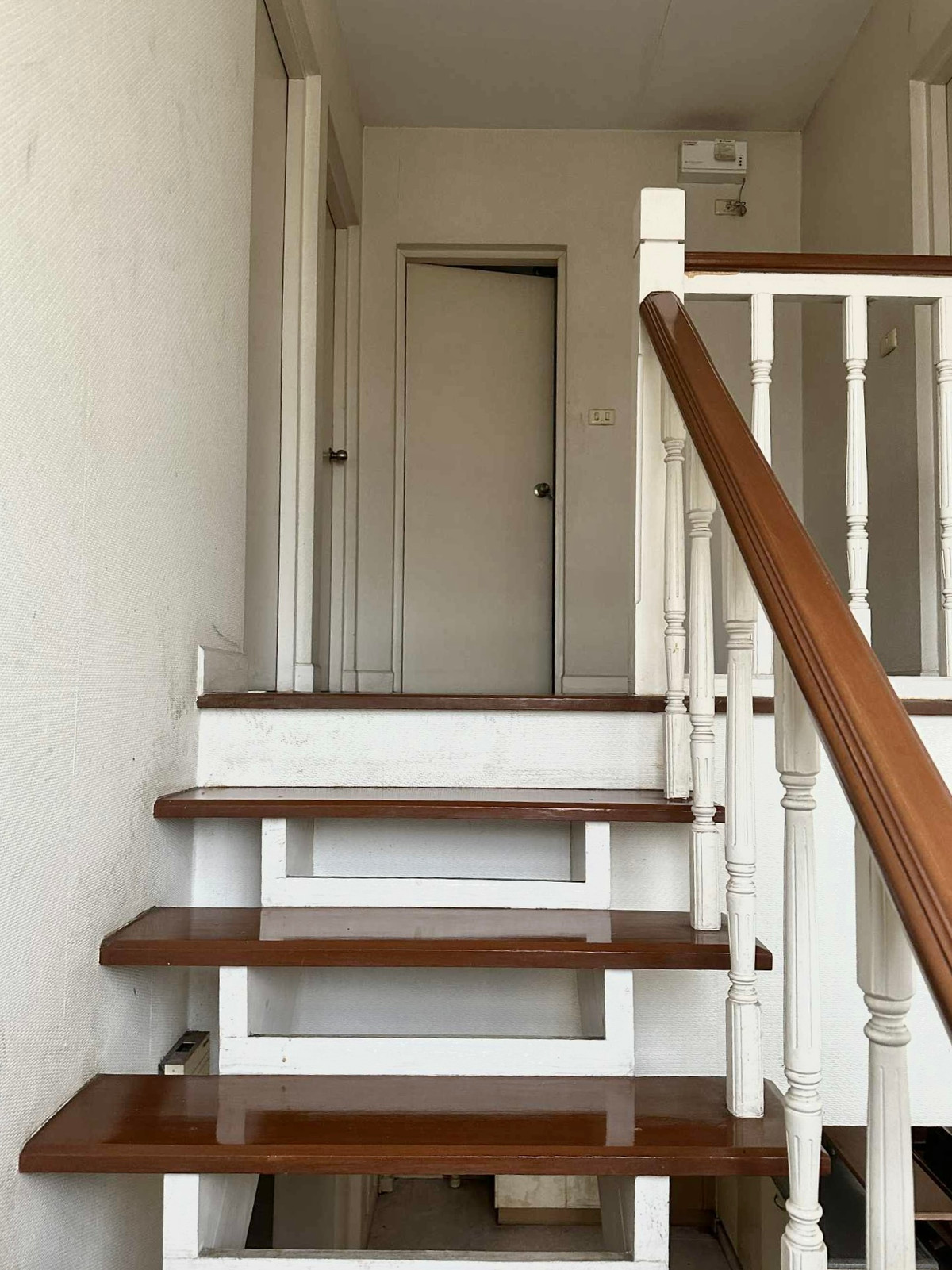 ขายบ้านนวมินทร์ รามอินทรา : มัณฑนา พระยาสุเรนทร์ 26 / 3 ห้องนอน (ขาย), Manthana Prayasuren 26 / 3 Bedrooms (FOR SALE) PINP048