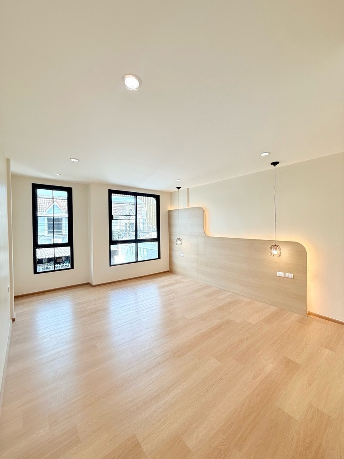 For SaleTownhomeLadprao101, Happy Land, The Mall Bang Kapi : 🏡Beautiful renovated townhouse, Lat Phrao 101, near MRT, fully furnished, ready to move in, special price.