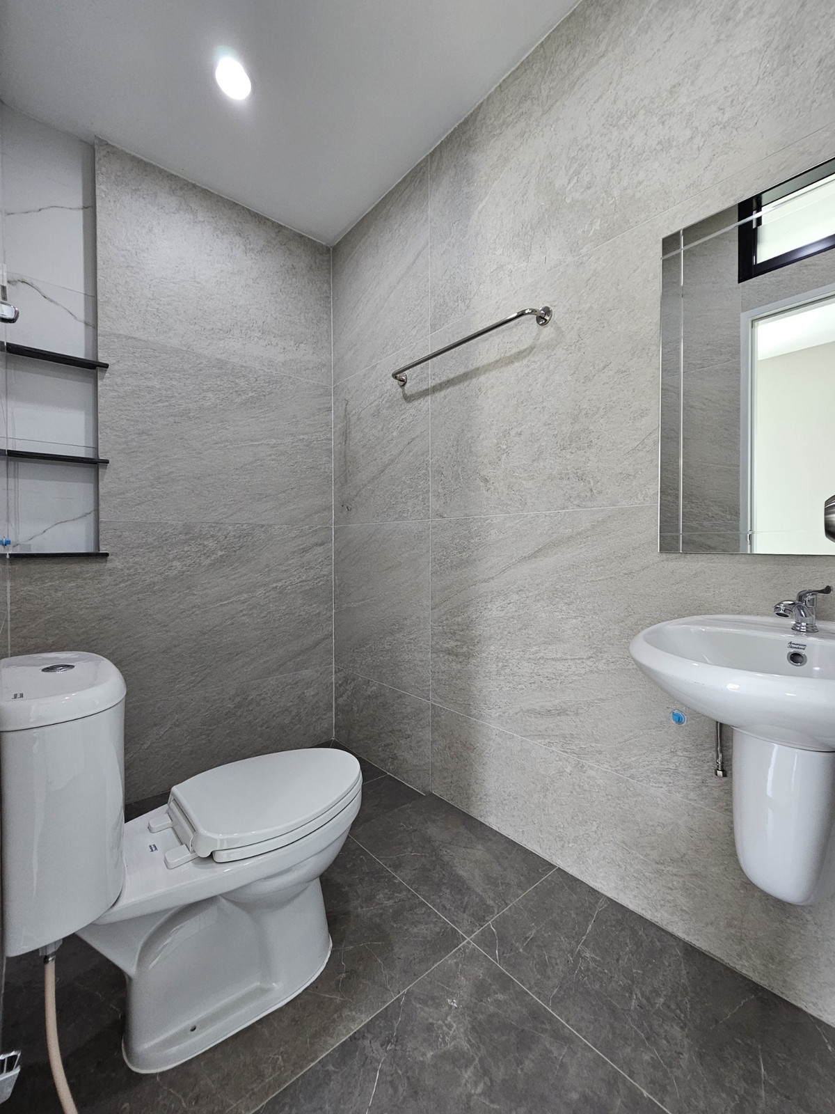 For SaleKhon Kaen : Twin house, 2 bedrooms, 2 bathrooms, 2 parking spaces, Ban Wa Subdistrict, only 15 minutes from Khon Kaen city.