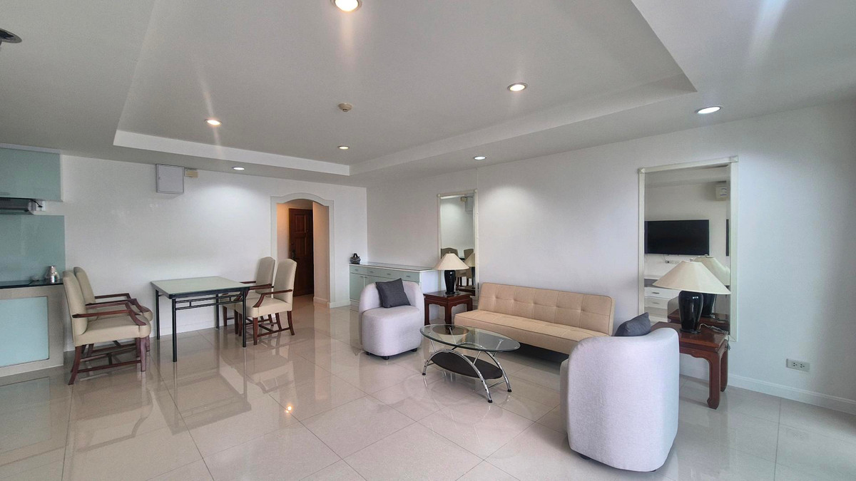 For RentCondoSukhumvit, Asoke, Thonglor : For rent, 2 bedrooms, spacious area. Located in Soi Thonglor 5