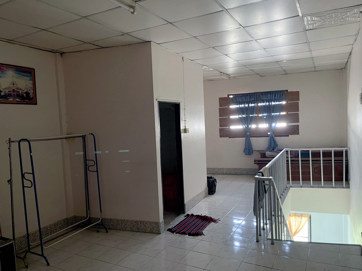 ขายอาคารพาณิชย์มหาสารคาม : ขายอาคารพานิชย์ 3 ชั้น 1 คูหา ใจกลางเมืองมหาสารคาม  ทำเลสวย ใกล้เทคนิคมหาสารคาม