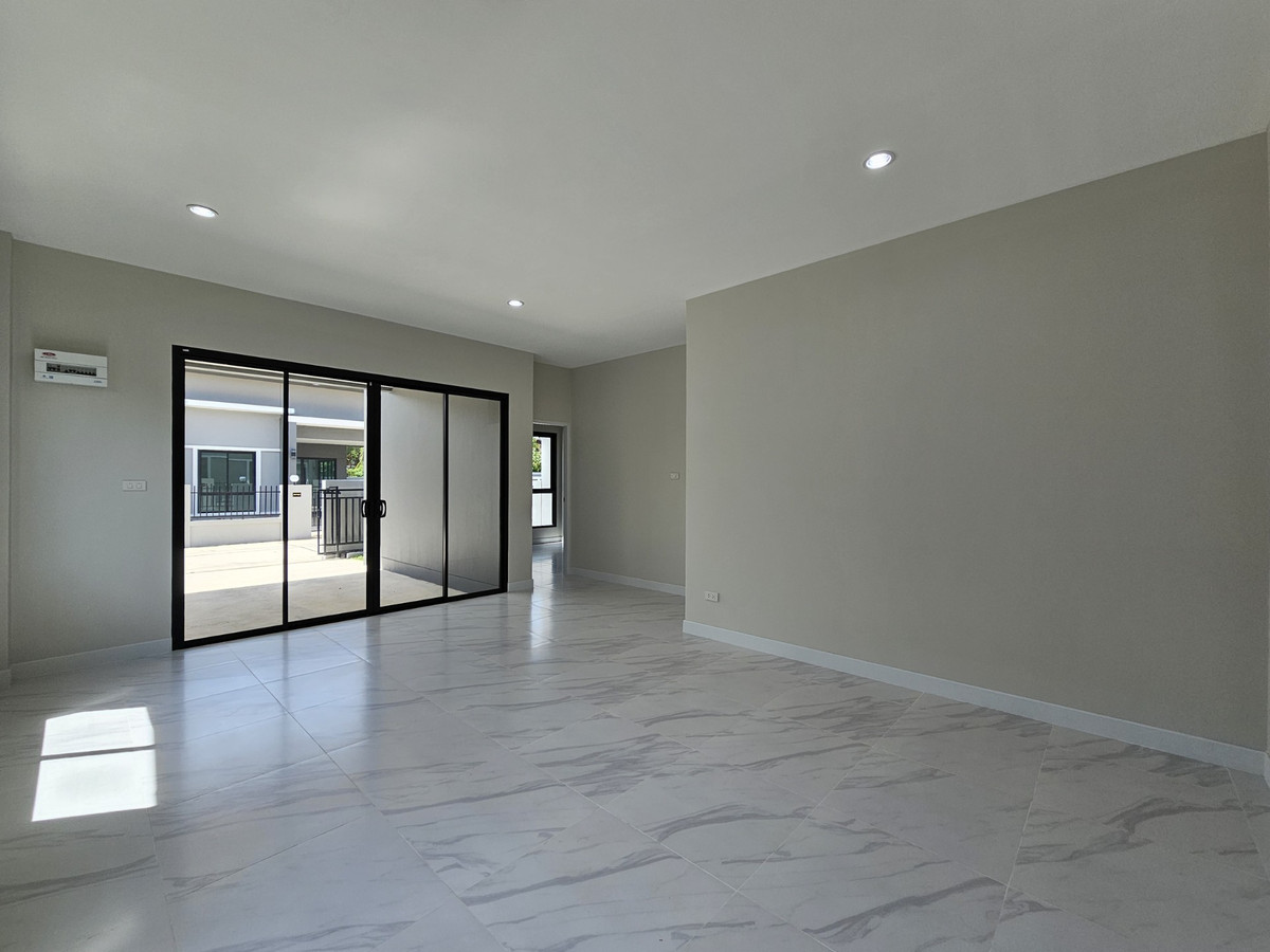 For SaleKhon Kaen : Twin house, 2 bedrooms, 2 bathrooms, 2 parking spaces, Ban Wa Subdistrict, only 15 minutes from Khon Kaen city.