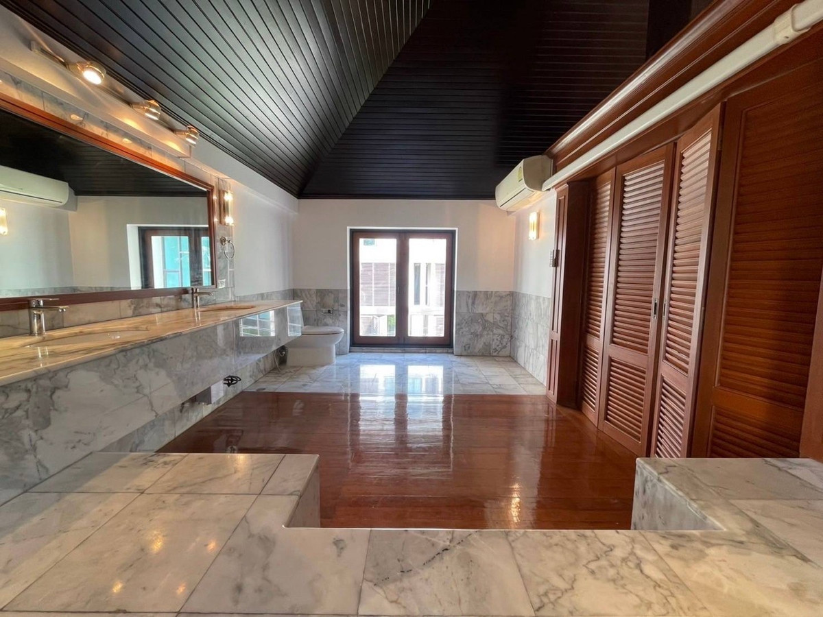 ให้เช่าบ้านสุขุมวิท อโศก ทองหล่อ : 📢👇บ้านเดี่ยวใจกลางกรุงเทพฯ พร้อมสระว่ายน้ำส่วนตัว และมีเรือนพักรับรองแยกต่างหาก