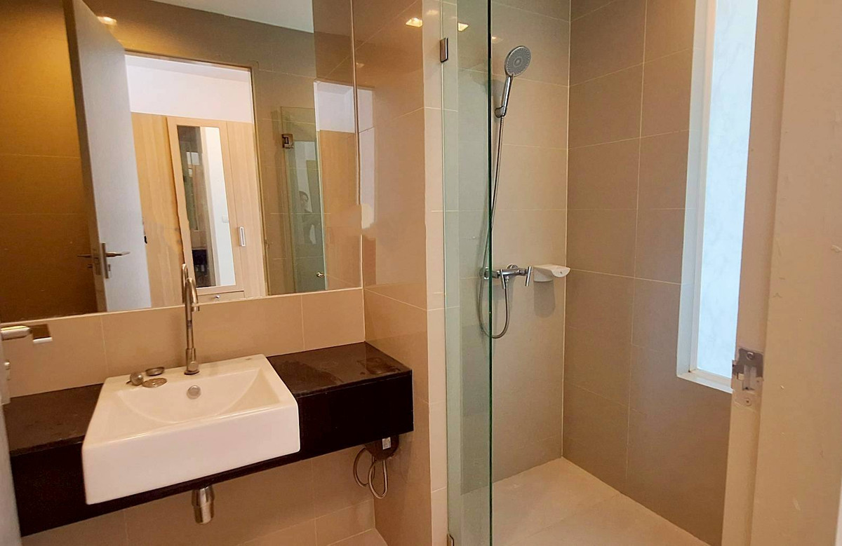 For RentCondoOnnut, Udomsuk : 🏙️ For Rent Ideo Blucove Sukhumvit 💙 Beautifully built-in room, cozy and ready to move in! 🏡 💰 Rental Price: 13,000 THB/month 📦 Just bring your suitcase and move in! (Directly from the Project’s Official Sales Team)