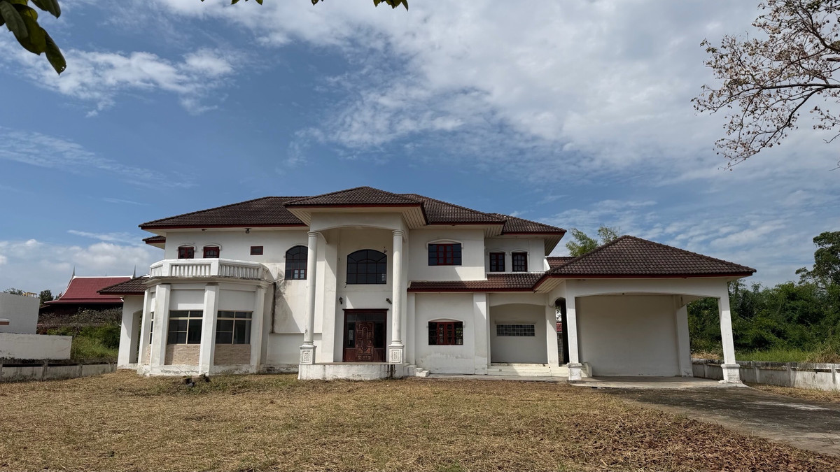 ขายบ้านบางนา แบริ่ง ลาซาล : เลควูด กม.18  “Rare Opportunity” บ้านหลังใหญ่ บนที่ดินกว่า 473 ตรว.  พร้อมให้คุณเข้าไป “รีโนเวท” ได้ตามใจ… ในราคาประเมินพิเศษสุด