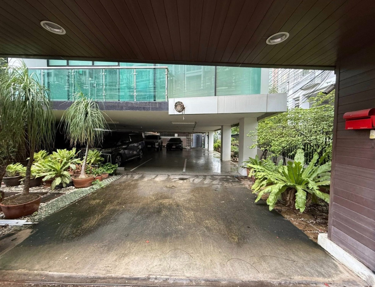 For RentOfficeRama3 (Riverside),Satupadit : Office for rent, Rama 3, with parking for 10 cars.