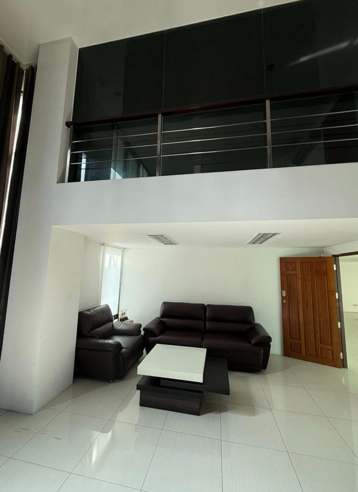 For RentOfficeRama3 (Riverside),Satupadit : Office for rent, Rama 3, with parking for 10 cars.