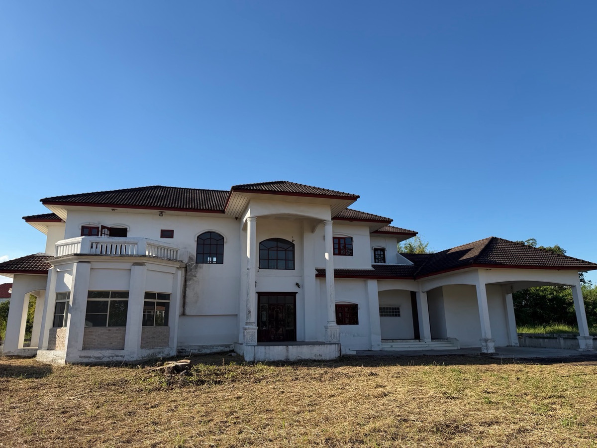 ขายบ้านบางนา แบริ่ง ลาซาล : เลควูด กม.18  “Rare Opportunity” บ้านหลังใหญ่ บนที่ดินกว่า 473 ตรว.  พร้อมให้คุณเข้าไป “รีโนเวท” ได้ตามใจ… ในราคาประเมินพิเศษสุด